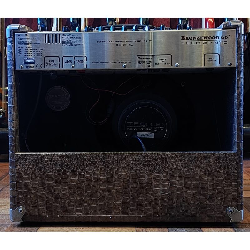 AMPLIFICADOR TECH 21 BRONZEWOOD 60