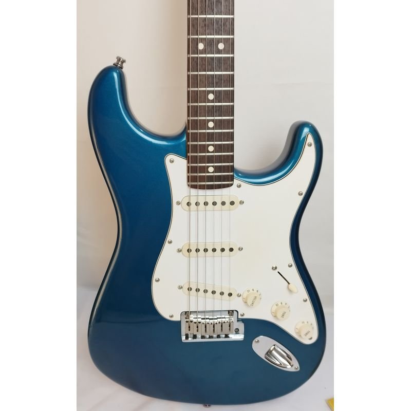 FENDER STRATOCASTER STANDARD ANO 2000