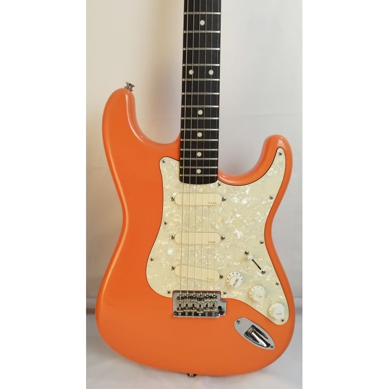 GUITARRA FENDER STRATOCASTER JAPONESA CAP. EMG