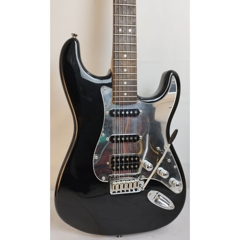 GUITARRA SQUIER STD STRATOCASTER BLACK AND CHROME