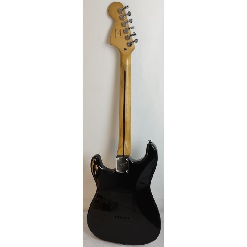 GUITARRA SQUIER STD STRATOCASTER BLACK AND CHROME