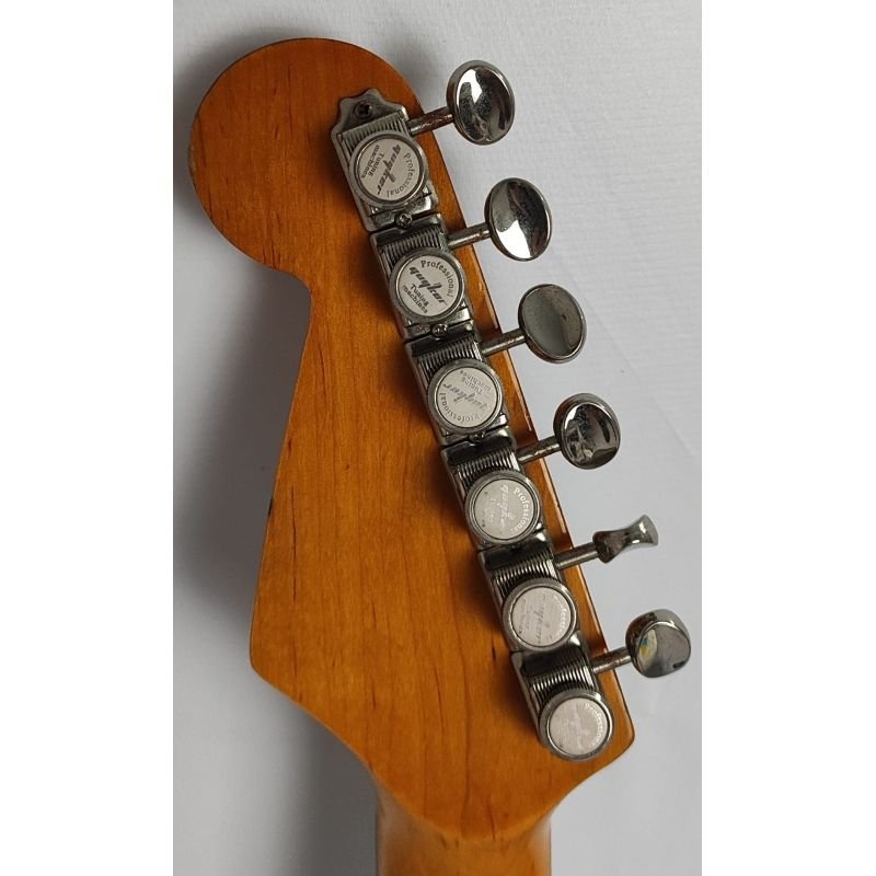 GUITARRA STRATO MONTADA CORPO CONDOR/BRAÇO SX
