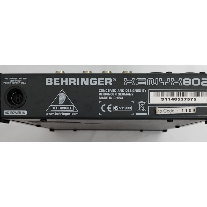 MESA DE SOM BEHRINGER XENYX 802