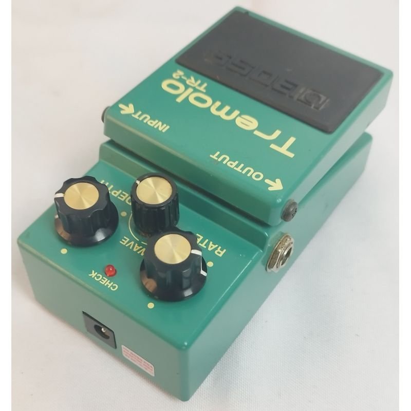 LOJA PRO BAIXO - PEDAL BOSS TREMOLO TR-2