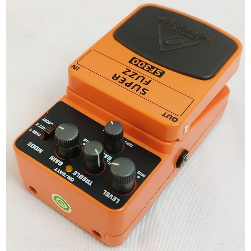 PEDAL FUZZ BEHRINGER SF-300