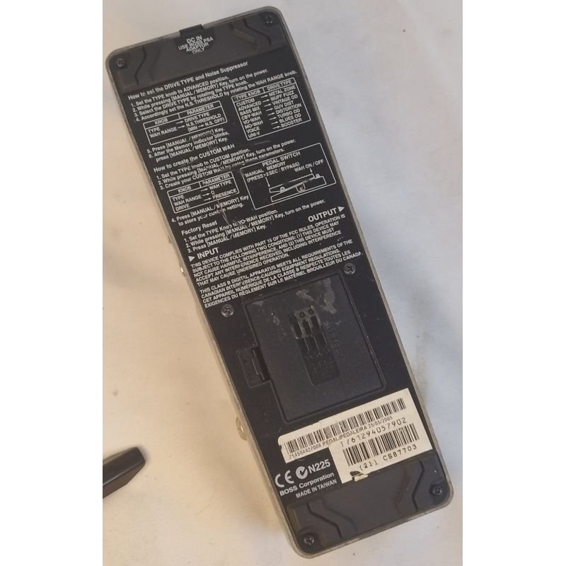 PEDAL WAH-WAH BOSS V-WAH