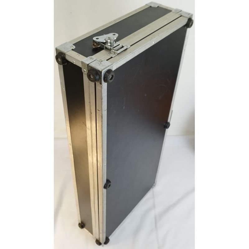 PEDALBOARD COM HARD CASE 83X39