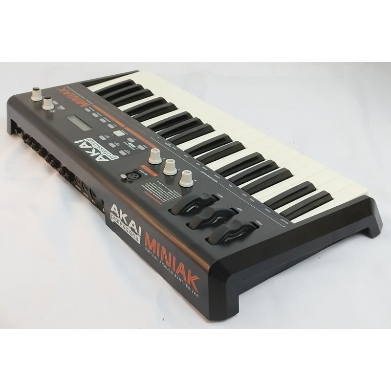 SINTETIZADOR AKAI MINIAK (COM CASE)