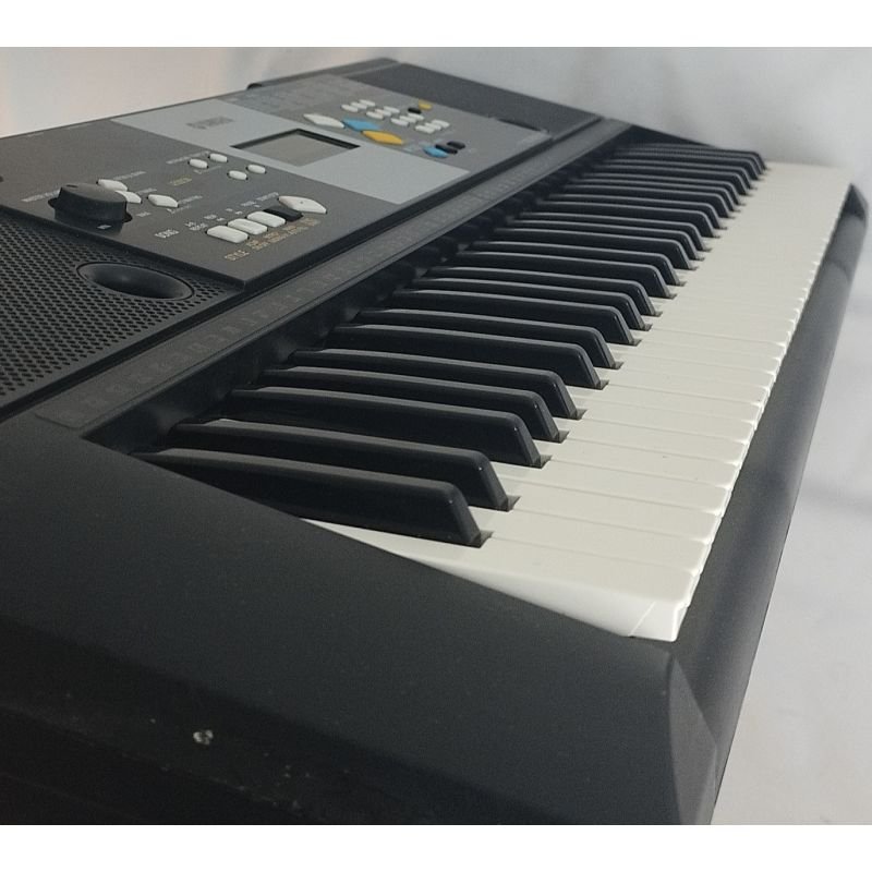 TECLADO YAMAHA PSR E-223