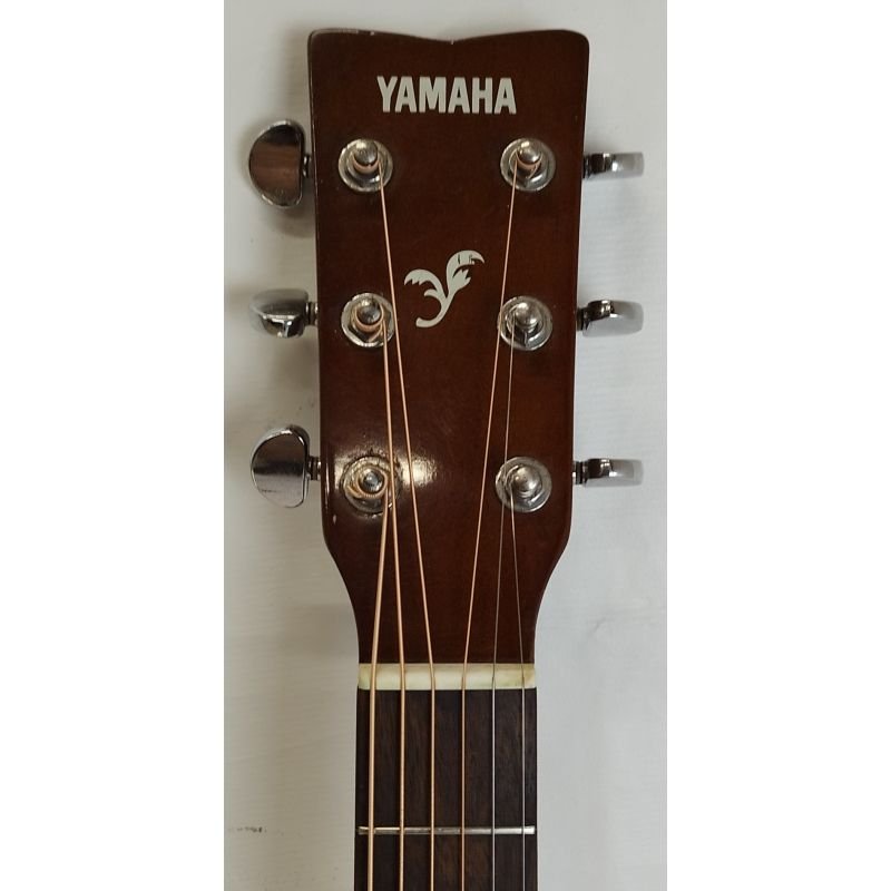 VIOLÃO YAMAHA F600 (TAMPO MACIÇO EM SPRUCE/ CAPTAÇÃO FISHMAN)